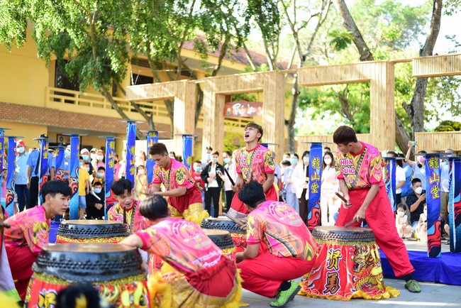 Chùm ảnh mồng một Tết Nhâm Dần